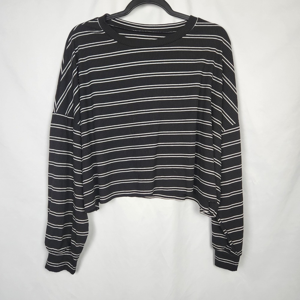 Shein Curve Women's Curve 1XL Plus Striped Black White Crop‎ Top Long Sleeve